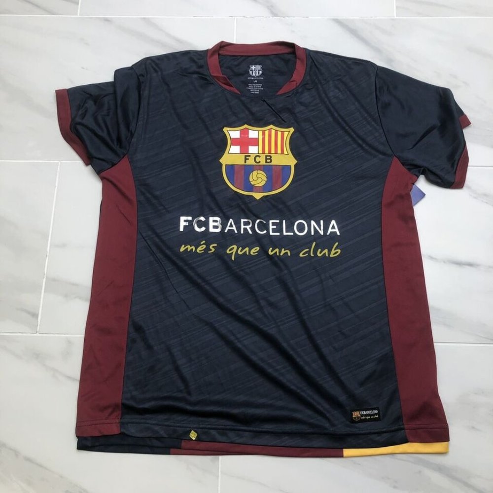 HKY Sportswear Men's FC Barcelona Short Sleeve T-Shirt SC-9145B size L